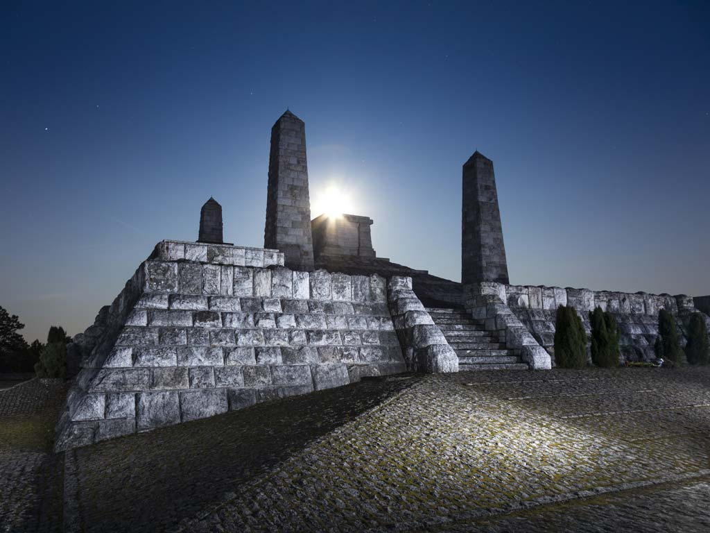 7. National hero burial mound