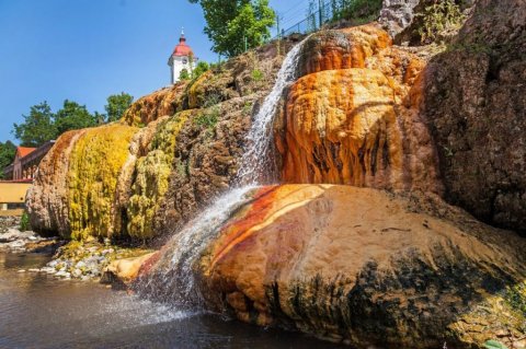 Thermal-spa-Slovakia-Sklene-teplice-travertine-spring