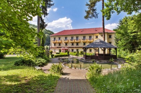 Thermal-spa-Slovakia-Sklene-Teplice-environment