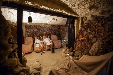Thermal-spa-Slovakia-Sklene-Teplice-salt-cave